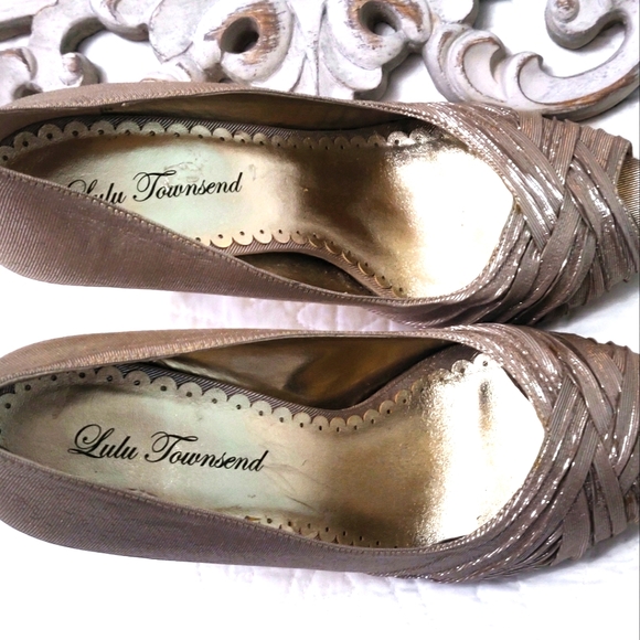 Lulu Townsend champagne heels. - Picture 10 of 11